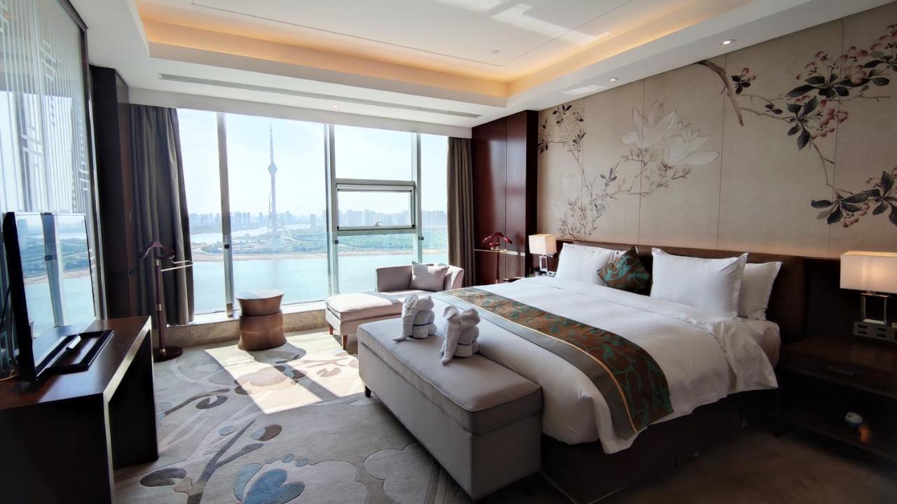 Hotel Howard Johnson Xiangyu Plaza Linyi à Linyi  Extérieur photo