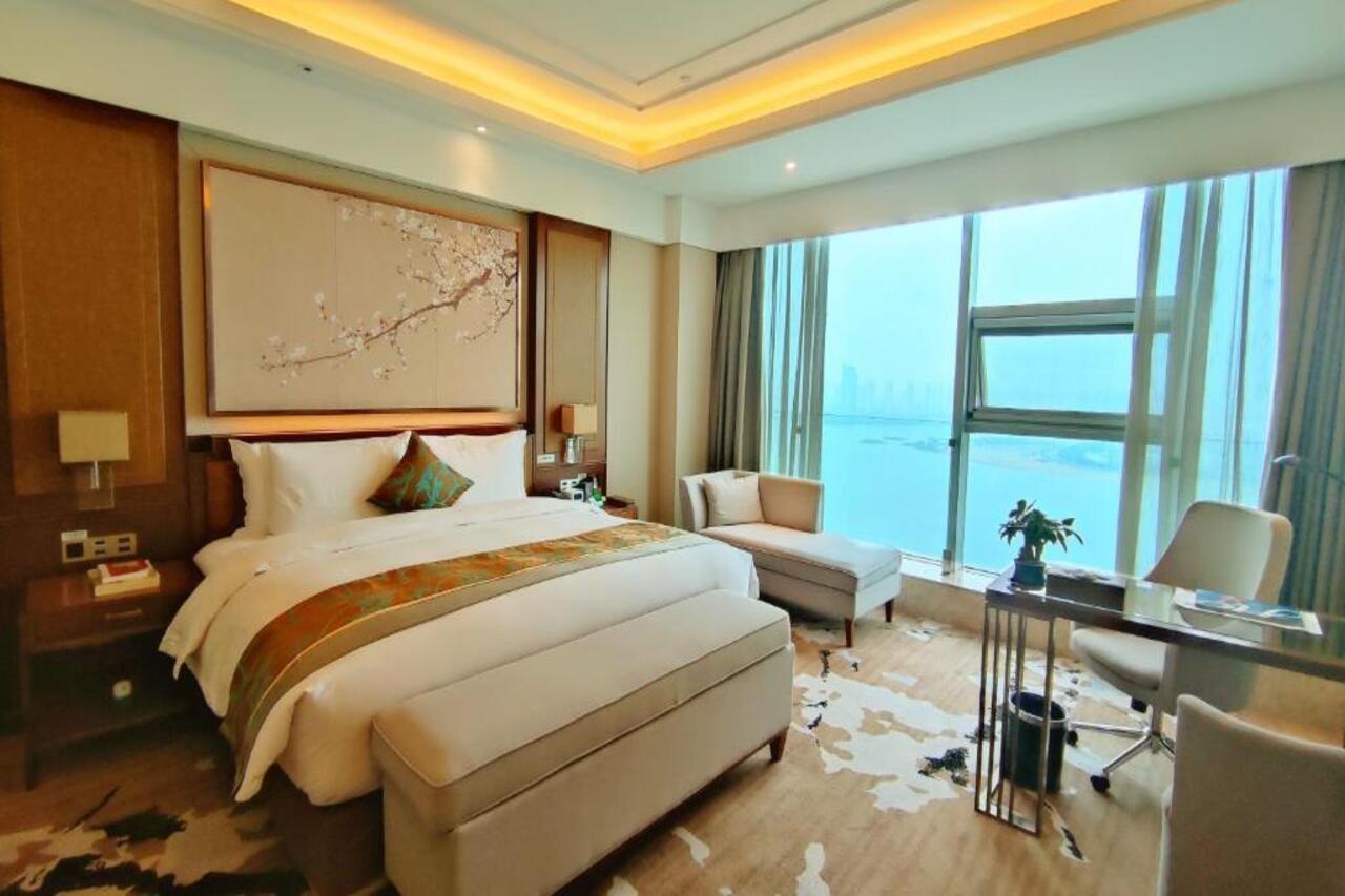 Howard Johnson Xiangyu Plaza Linyi Linyi  Extérieur photo