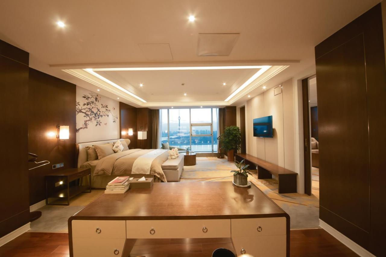 Howard Johnson Xiangyu Plaza Linyi Linyi  Extérieur photo